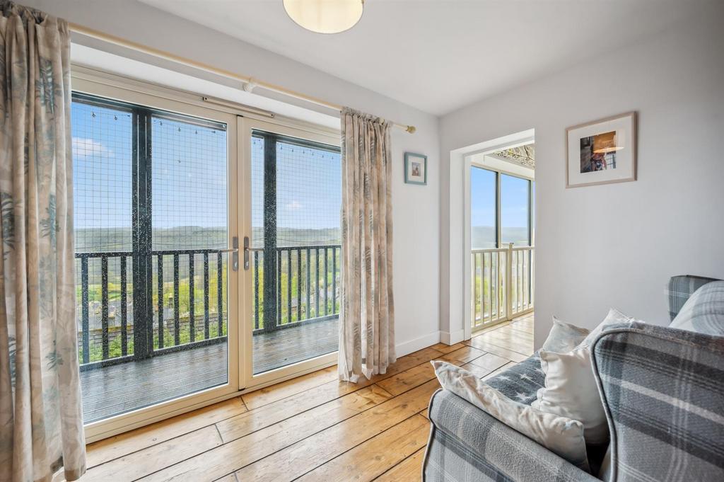 Sun Room to Veranda and views.jpg