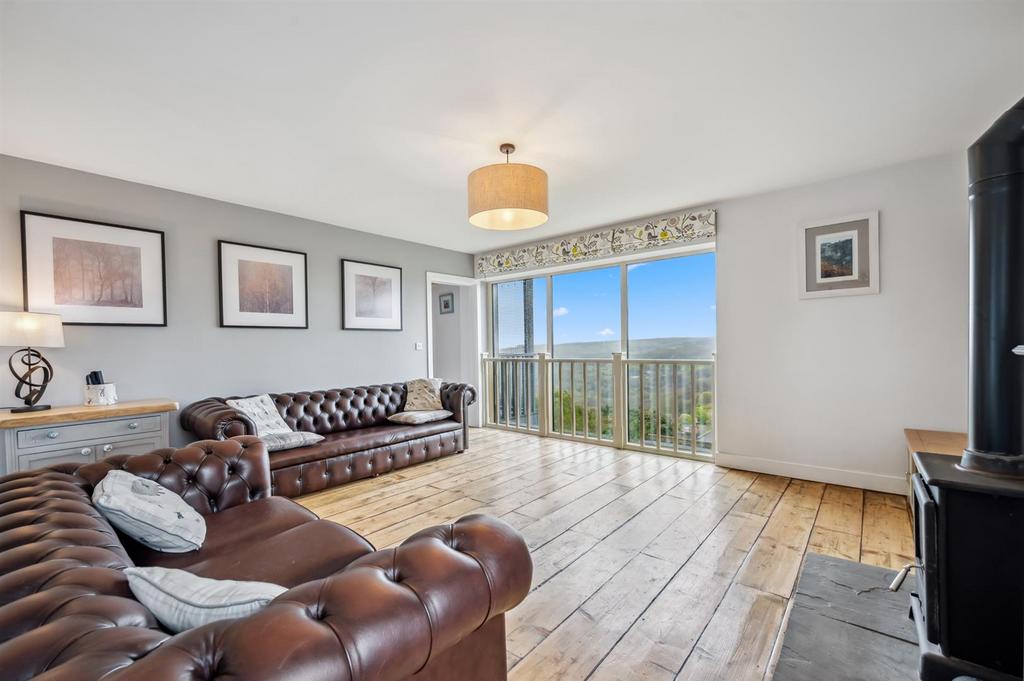 Sitting Room to views.jpg