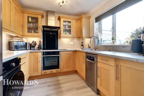 7 Appledore Drive, Carlton Colville, Lowestoft, NR33 8DJ