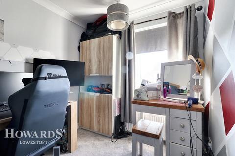 7 Appledore Drive, Carlton Colville, Lowestoft, NR33 8DJ