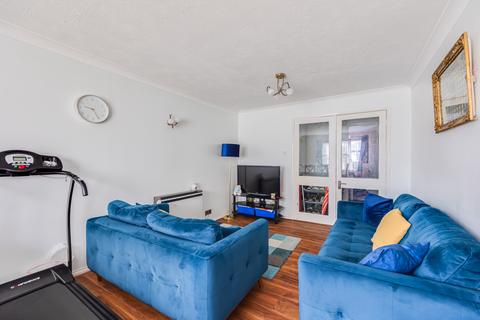 71 Lowry Crescent, Mitcham, CR4 3NX
