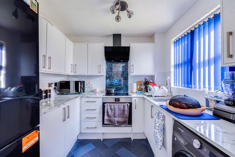 71 Lowry Crescent, Mitcham, CR4 3NX