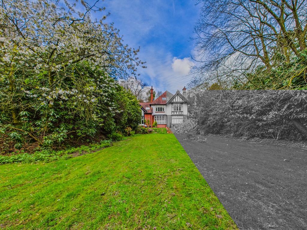 Lawns and Rear Aspect