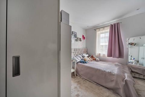 2 bedroom flat for sale, Faulkner House, Hammersmith, London, W6