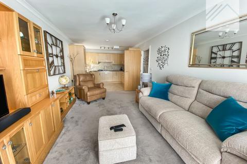2 bedroom flat for sale, Hamilton Court, Canvey Island