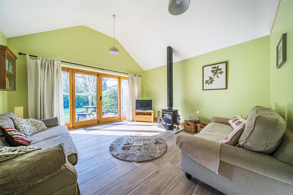 Cottage 3.jpg