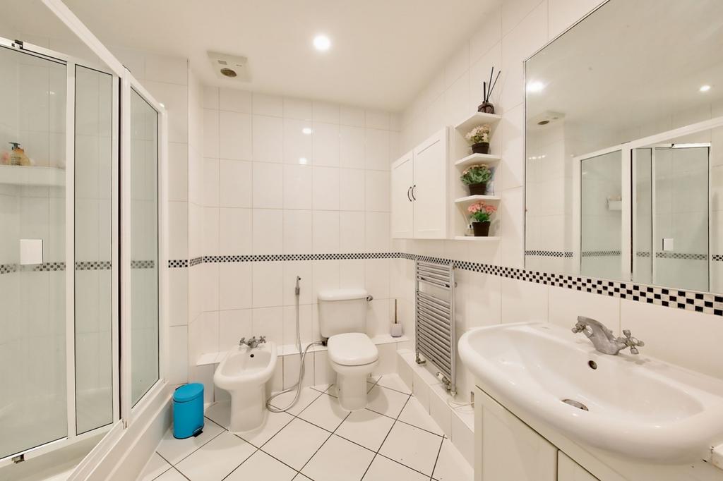 Ensuite bathroom