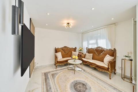 2 bedroom flat for sale, Wilsmere Drive, Northolt, UB5
