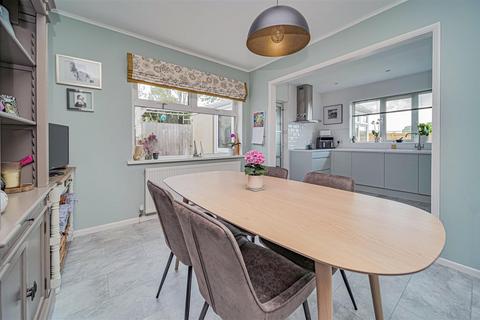 3 Great Parks, Holt, Trowbridge, BA14 6QP