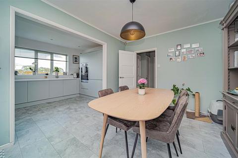 3 Great Parks, Holt, Trowbridge, BA14 6QP