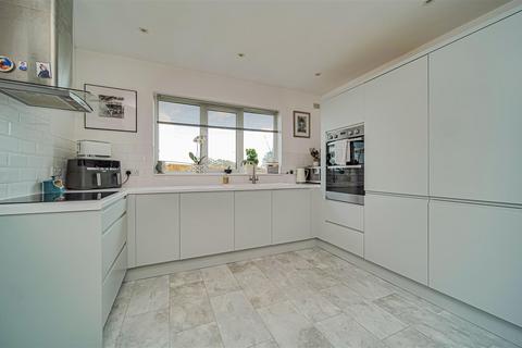 3 Great Parks, Holt, Trowbridge, BA14 6QP