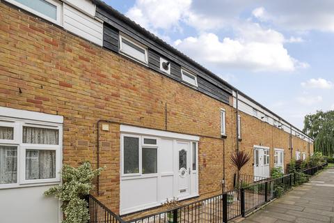 124 Wren Path, London, SE28 0DY