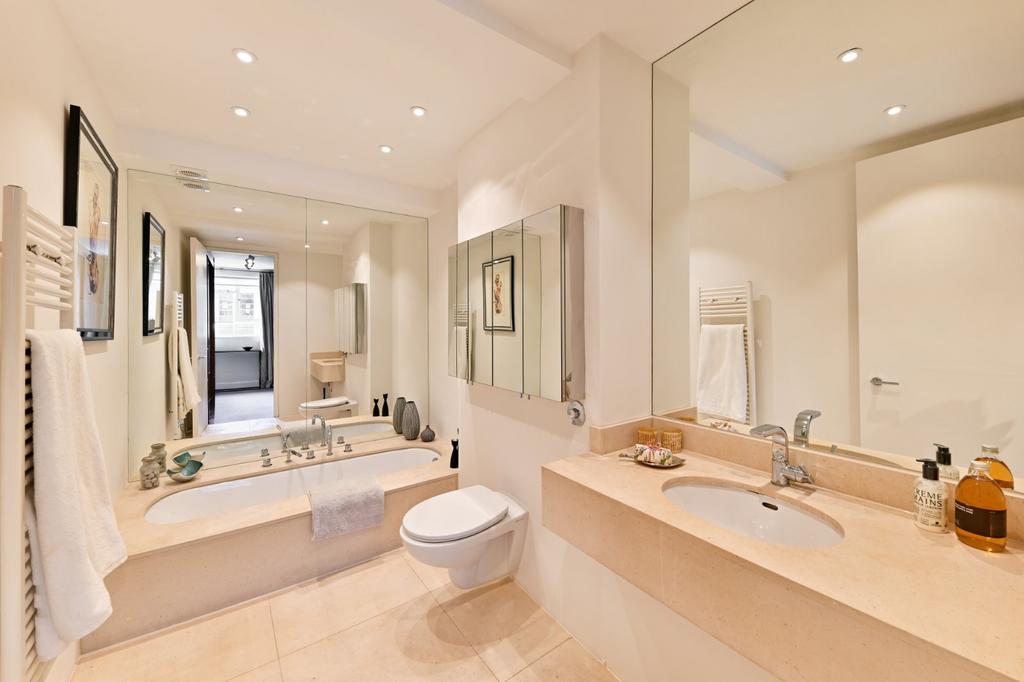 En Suite Bathroom