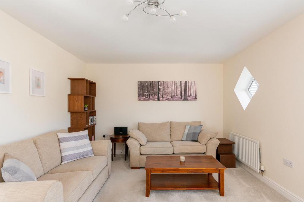 0 G7 CLCV - Living Room B.jpg