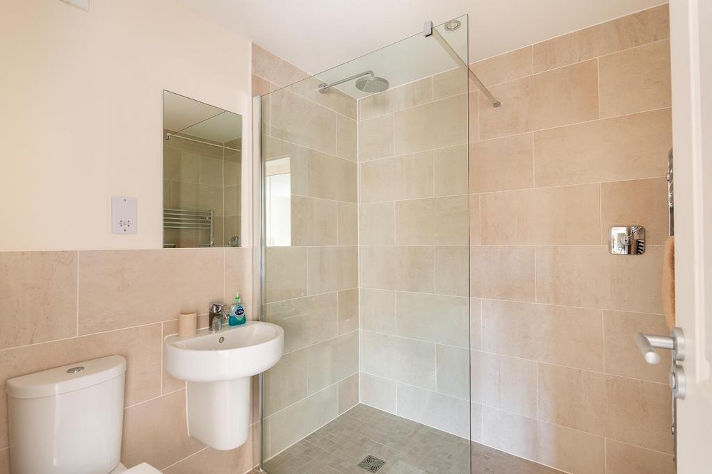 0 G7 CLCV - Ensuite A.jpg