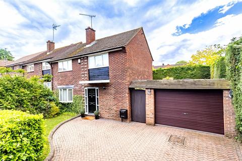 28 Lincolns Field, Epping, CM16 5DZ