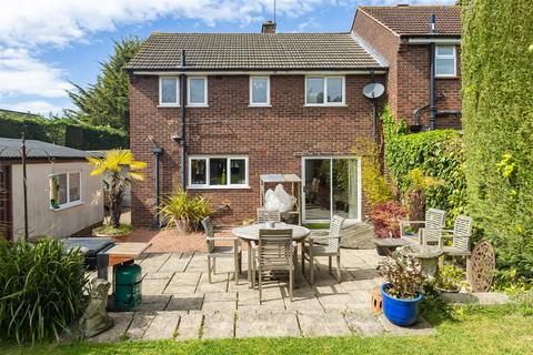 28 Lincolns Field, Epping, CM16 5DZ