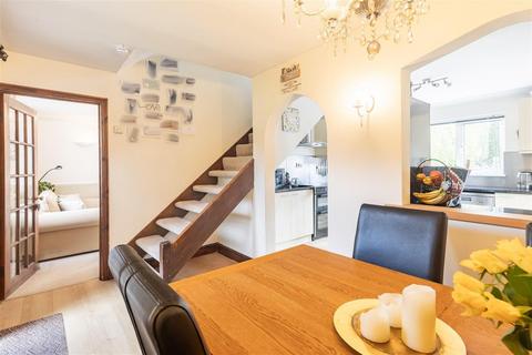 28 Lincolns Field, Epping, CM16 5DZ