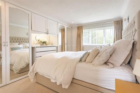 28 Lincolns Field, Epping, CM16 5DZ