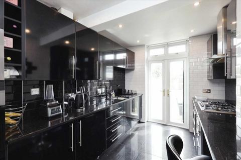 4 bedroom detached house for sale, Tenby Avenue, Harrow