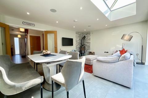 21 Danebower Road, Stoke-on-trent, ST4 8TJ