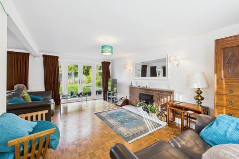4 bedroom detached house for sale, Frithwood Avenue, Northwood HA6