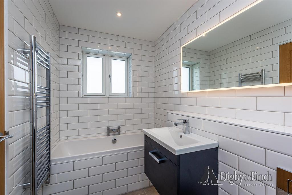 19 Stirling Road, Stamford, PE9 2 XF-38watermarked.