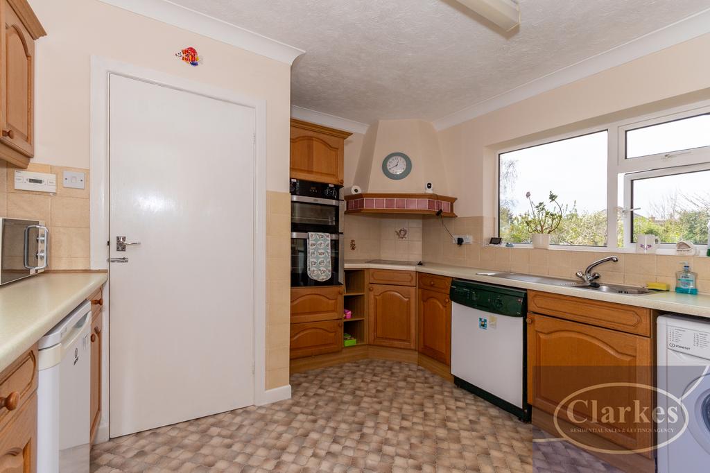 Fc 021 183 redhill drive 016