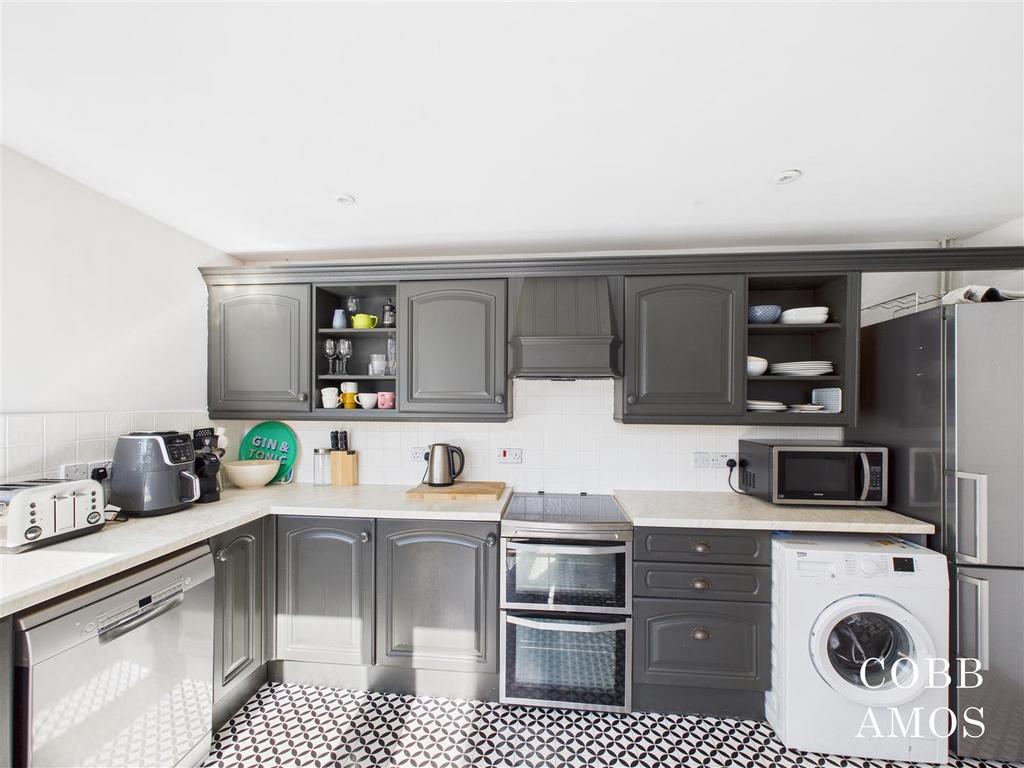 CAM02803 G0-PR0167-STILL009.jpg