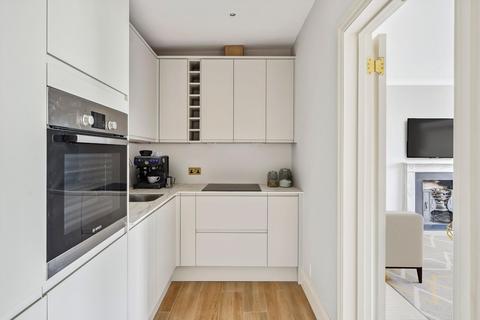 2 bedroom flat for sale, Lennox Gardens, London, SW1X