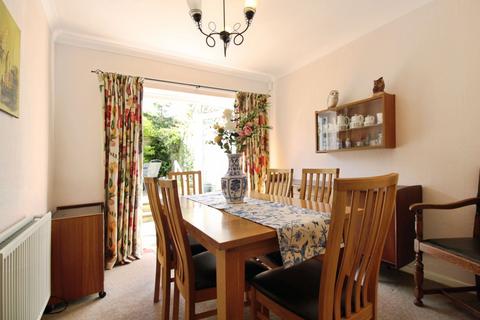 35 Barrow Close, Marlborough, SN8 2BD
