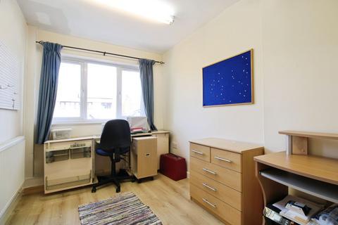 35 Barrow Close, Marlborough, SN8 2BD