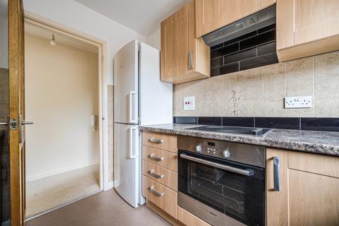 2 bedroom apartment for sale, Grayshott, centre