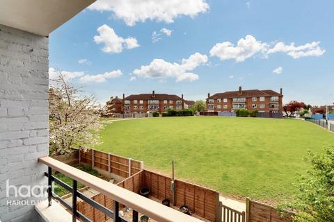 10, Ingleton House Kings Lynn Drive, Romford, RM3 8BW