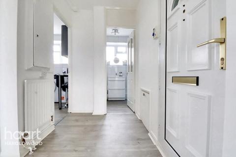 10, Ingleton House Kings Lynn Drive, Romford, RM3 8BW