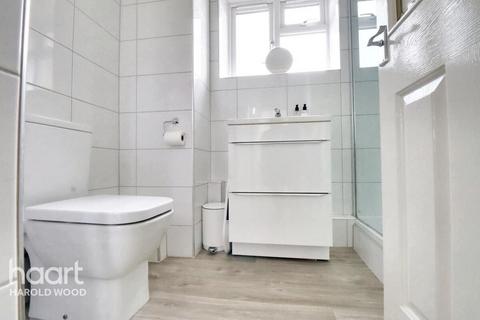 10, Ingleton House Kings Lynn Drive, Romford, RM3 8BW