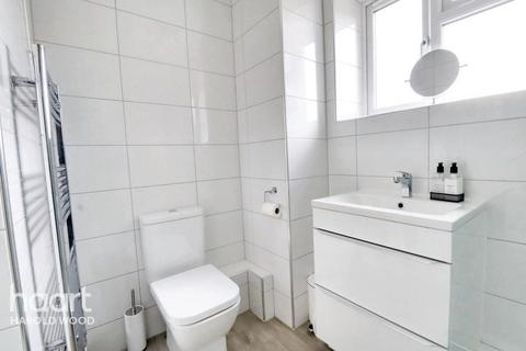 10, Ingleton House Kings Lynn Drive, Romford, RM3 8BW