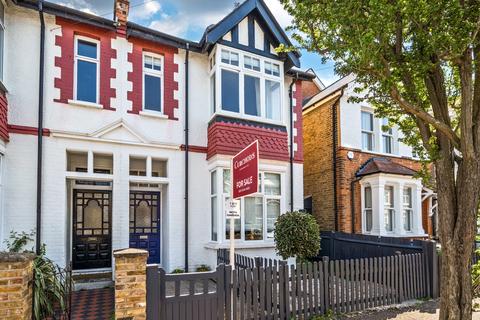 27a Cobham Road, Kingston Upon Thames, KT1 3AE