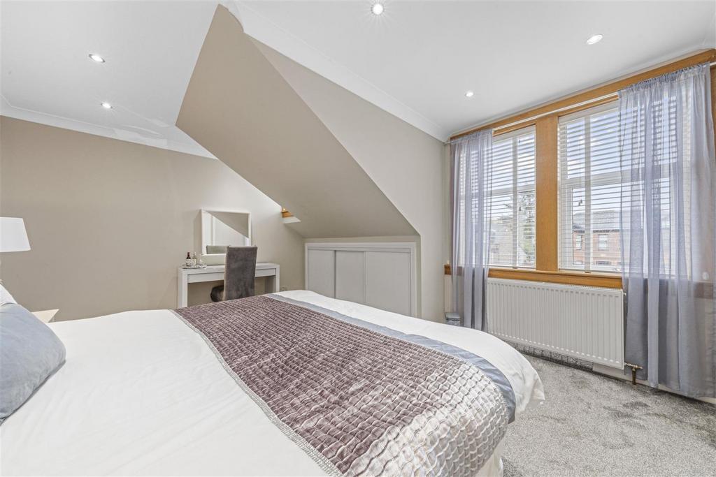 Master Bedroom (1).JPG