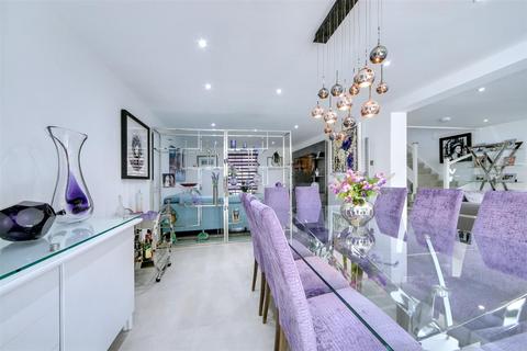 4 bedroom detached house for sale, May Gardens, Elstree WD6
