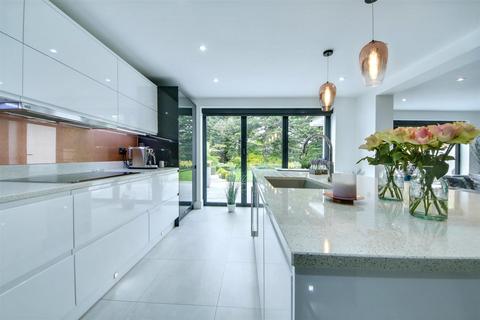 4 bedroom detached house for sale, May Gardens, Elstree WD6