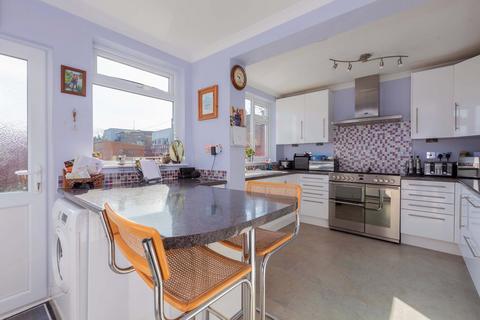 undefined, Ray Street, Maidenhead SL6