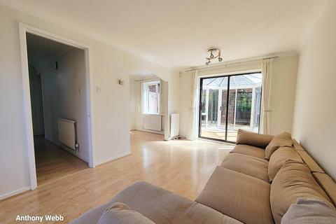 3 bedroom detached house to rent, Crothall Close, Palmers Green,N13