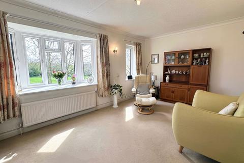 2 bedroom flat for sale, Wootton Brook Close, Northampton NN4