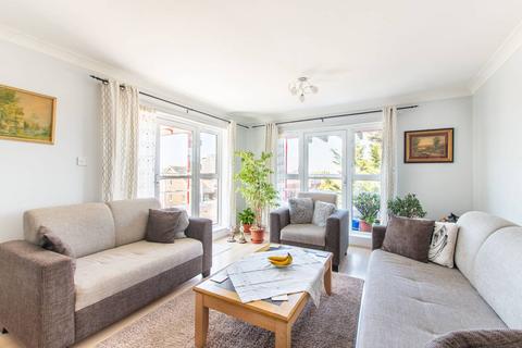 2 bedroom flat for sale, Lucas Close, Willesden Green, London, NW10