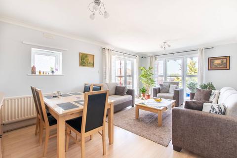 2 bedroom flat for sale, Lucas Close, Willesden Green, London, NW10
