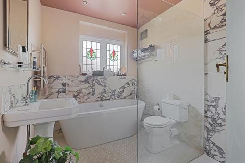 3 bedroom house to rent, Devon Close, Buckhurst Hiill, IG9