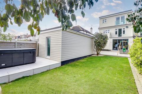 undefined, Western Road, Leigh-On-Sea SS9