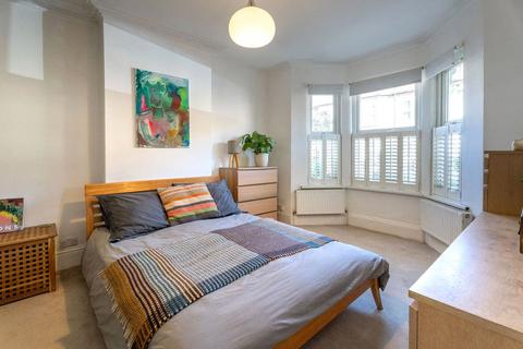 30 Mill Plat Avenue, Isleworth, TW7 6RD