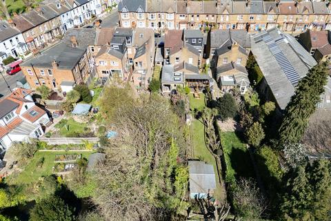 30 Mill Plat Avenue, Isleworth, TW7 6RD